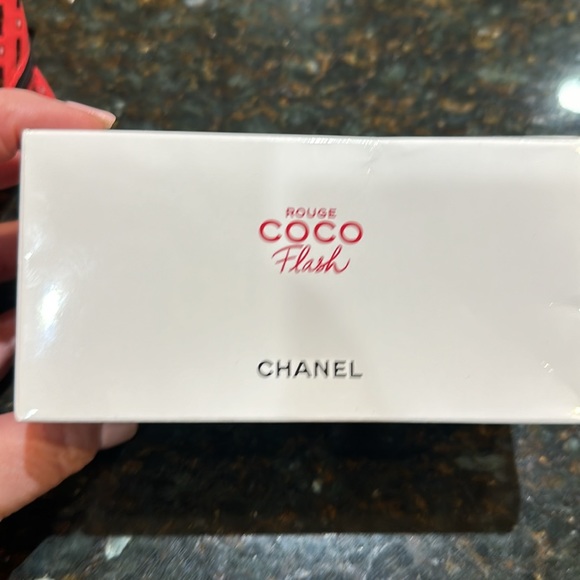 Chanel Mini Lipstick Motif Makeup Bag With Logo Zipper. Box not perfect - Picture 6 of 7